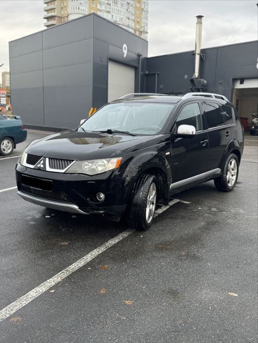 Mitsubishi Outlander XL 2.0d 2008 авто для ЗСУ