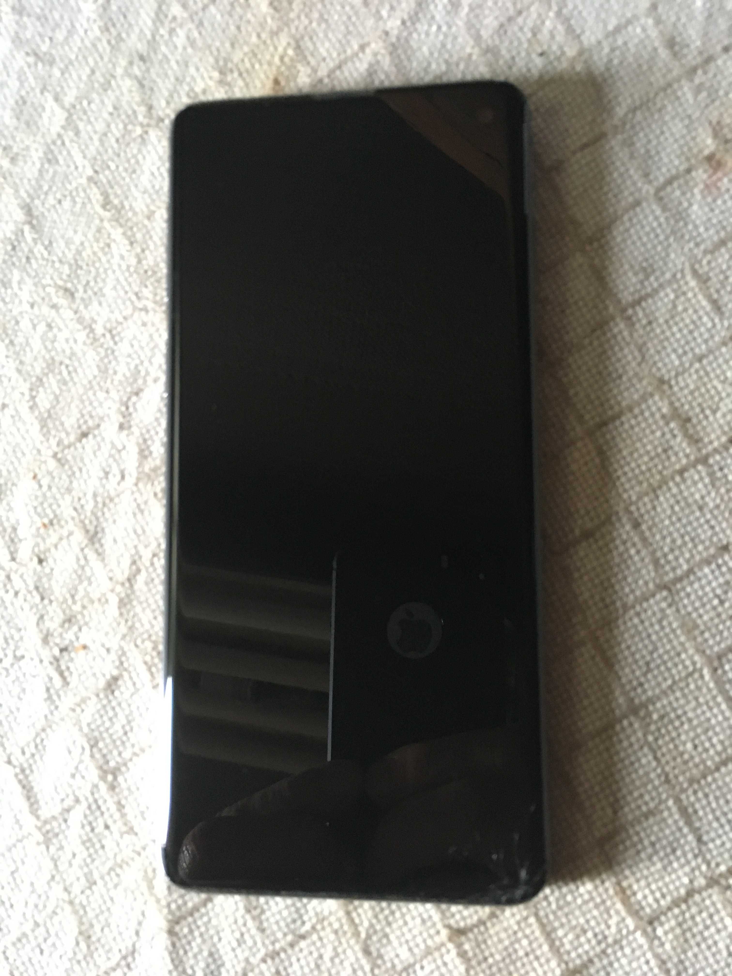Смартфон  Samsung s10  8/128