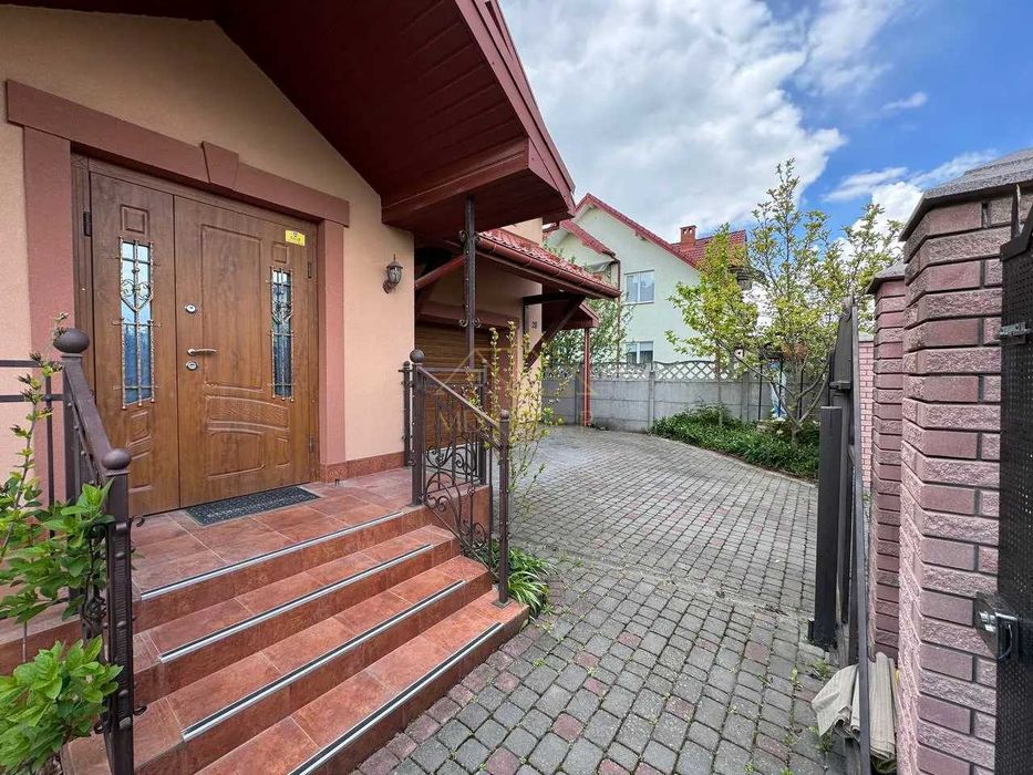 Просторий Будинок з ремонтом, меблями та зручним розташуванням!!!