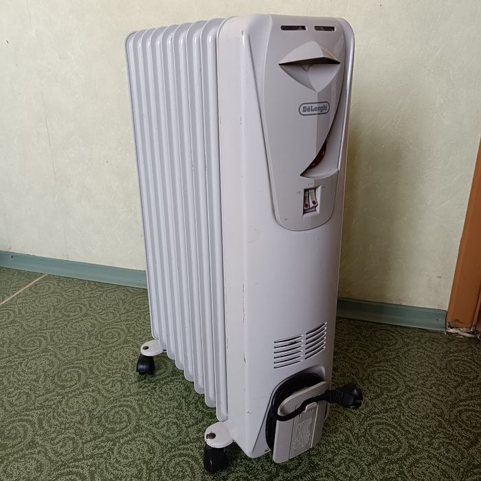 Масляный обогреватель De'Longhi