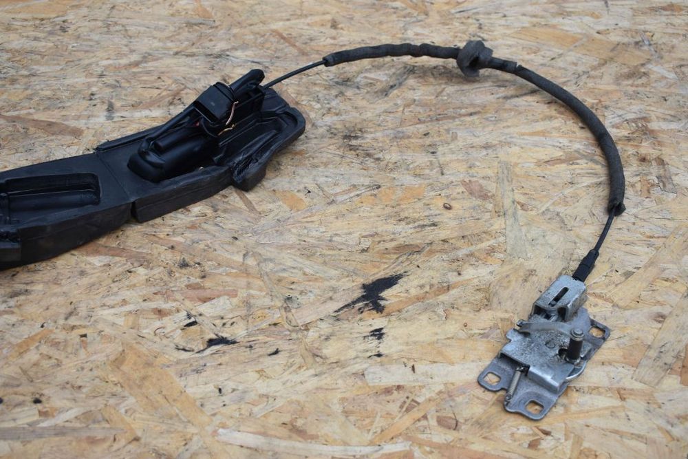 DOMYK KLAPY TYŁ AUDI A8 D3 4E0827383C