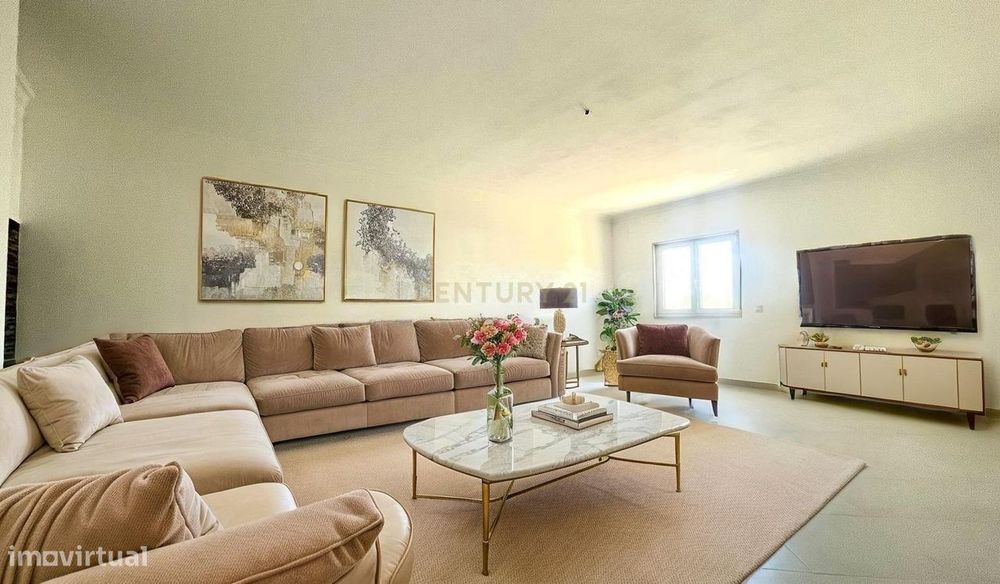 Apartamento T2 com Lugar de Parqueamento, em Brejos de Azeitão