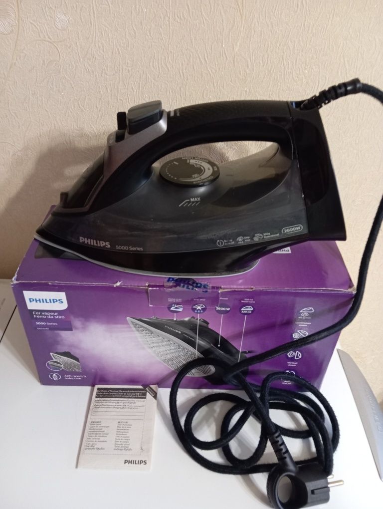 Утюг PHILIPS DST5040/80