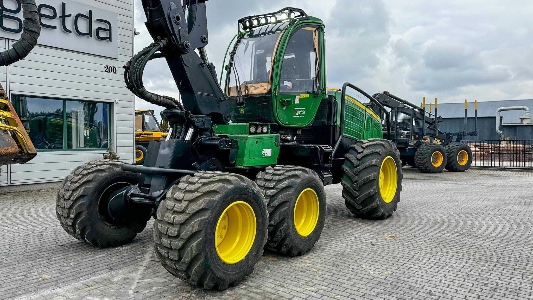 Harwester John Deere 1170E rok 2016