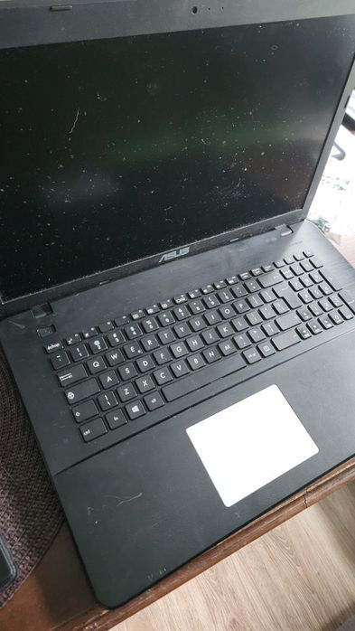 Części Asus R752L