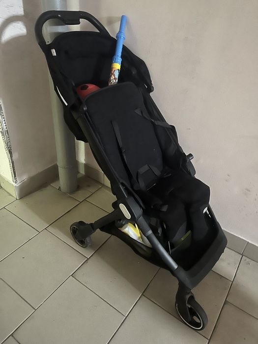 Дитячий візок майже новий, користувалися пів року