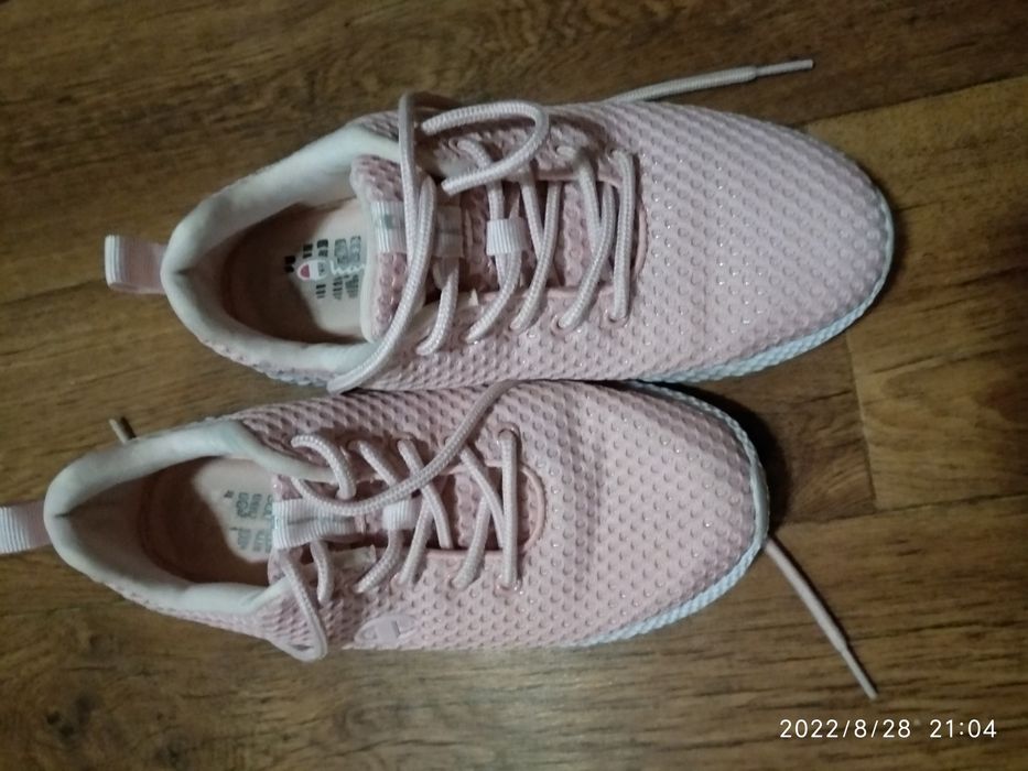 Продам кросівки champion розмір 36