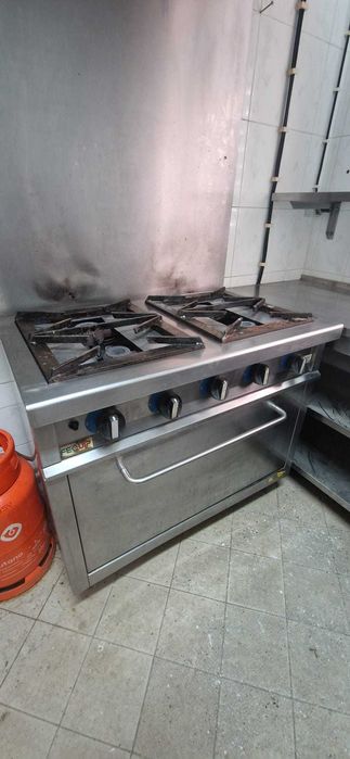Fogão com Forno - Equipamento Restauração e Hotelaria
