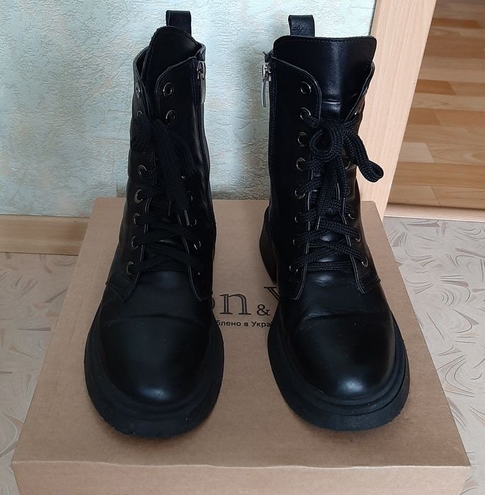 Кожані зимові жіночі чоботи