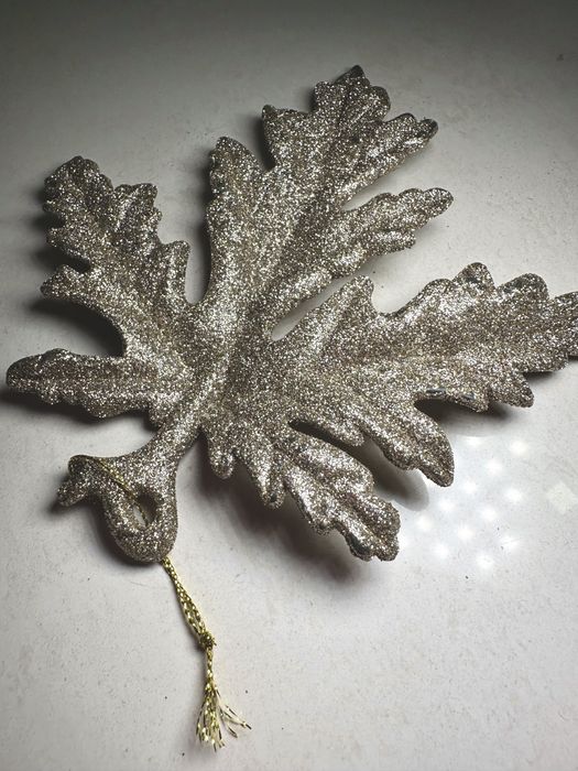 2 enfeites folha 3D 17cm - novo