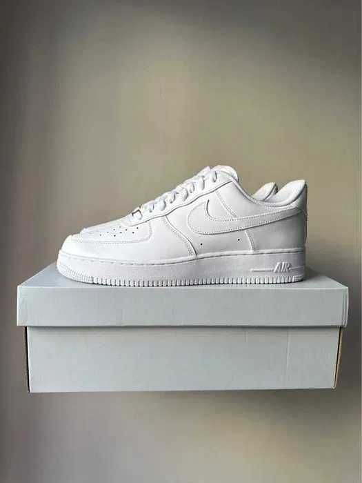 Buty meskie Nike Air Force 1 Low White R.36