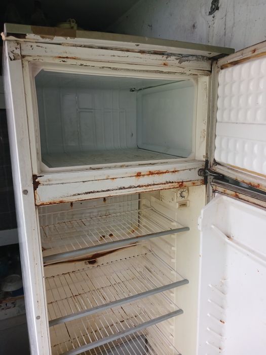 Продам холодильник