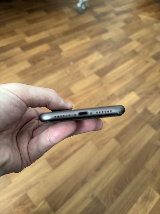 Продам Iphone 11