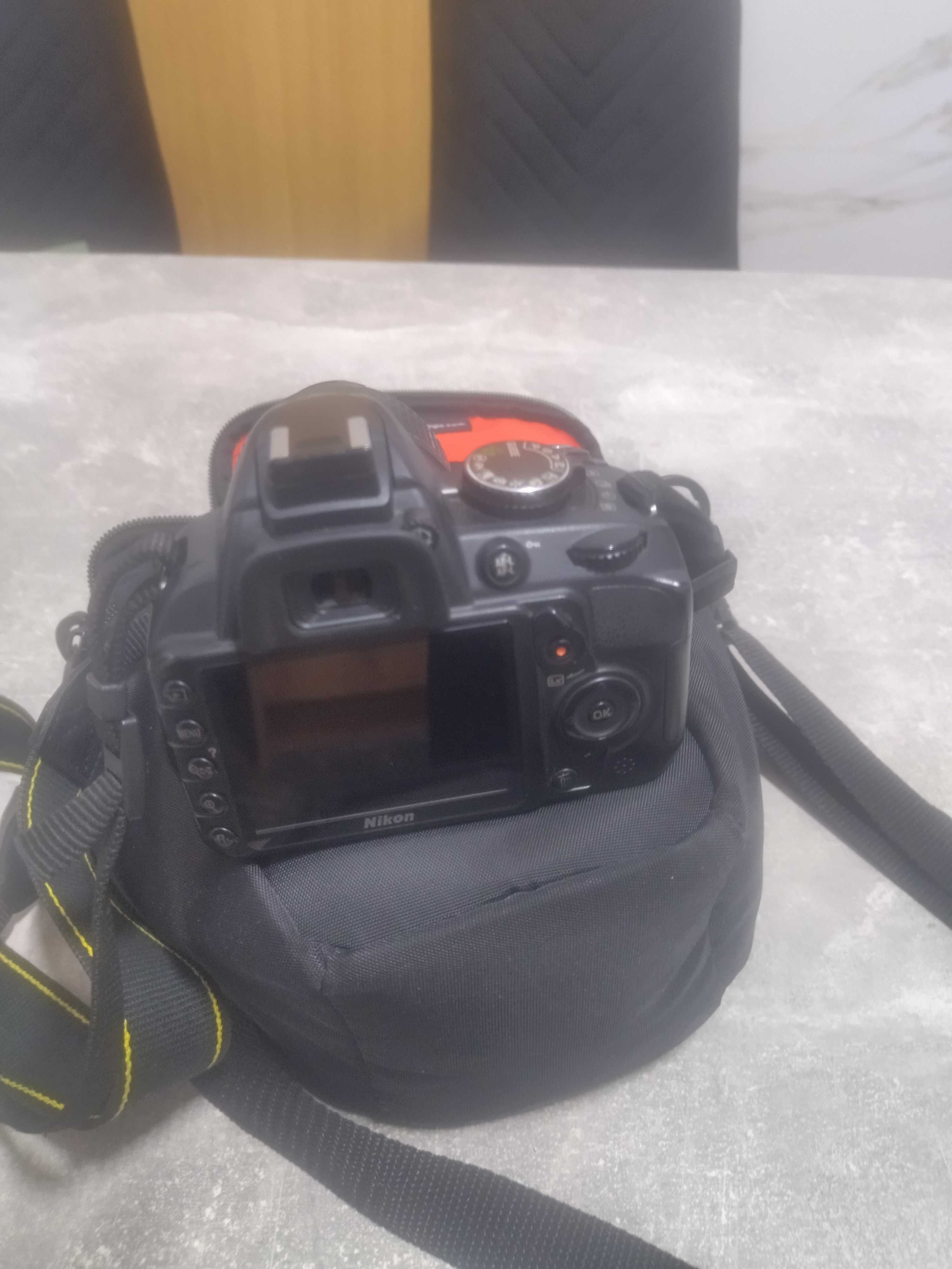 Aparat Nikon3100D, dobry stan, w zestawie torba i ładowarka