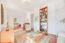 Descubra o encanto deste apartamento T5 exclusivo, situado no coração