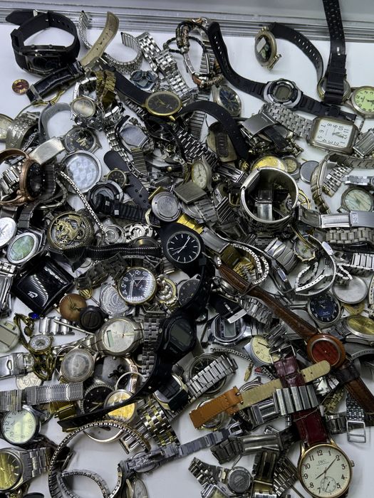 Часы на запчасти