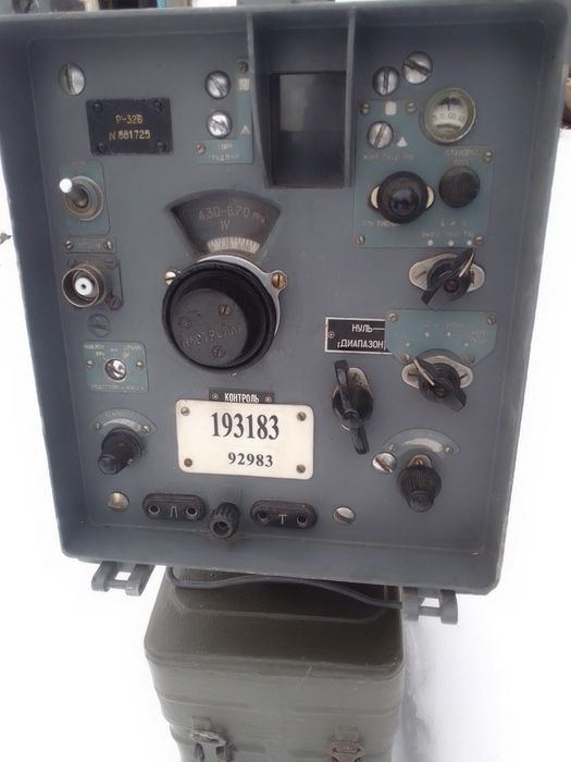 Р 326 ,військовий радіо приймач.