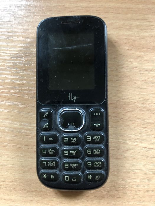 Телефон fly