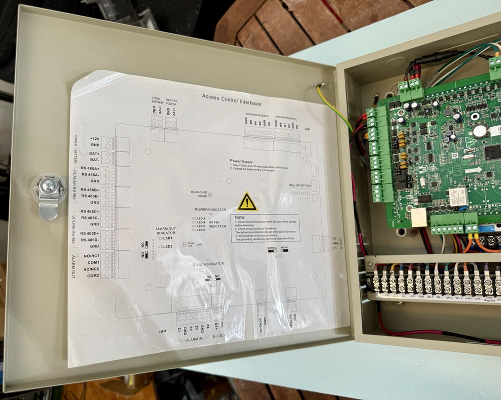Hikivision - DS-K2601 Control acesso