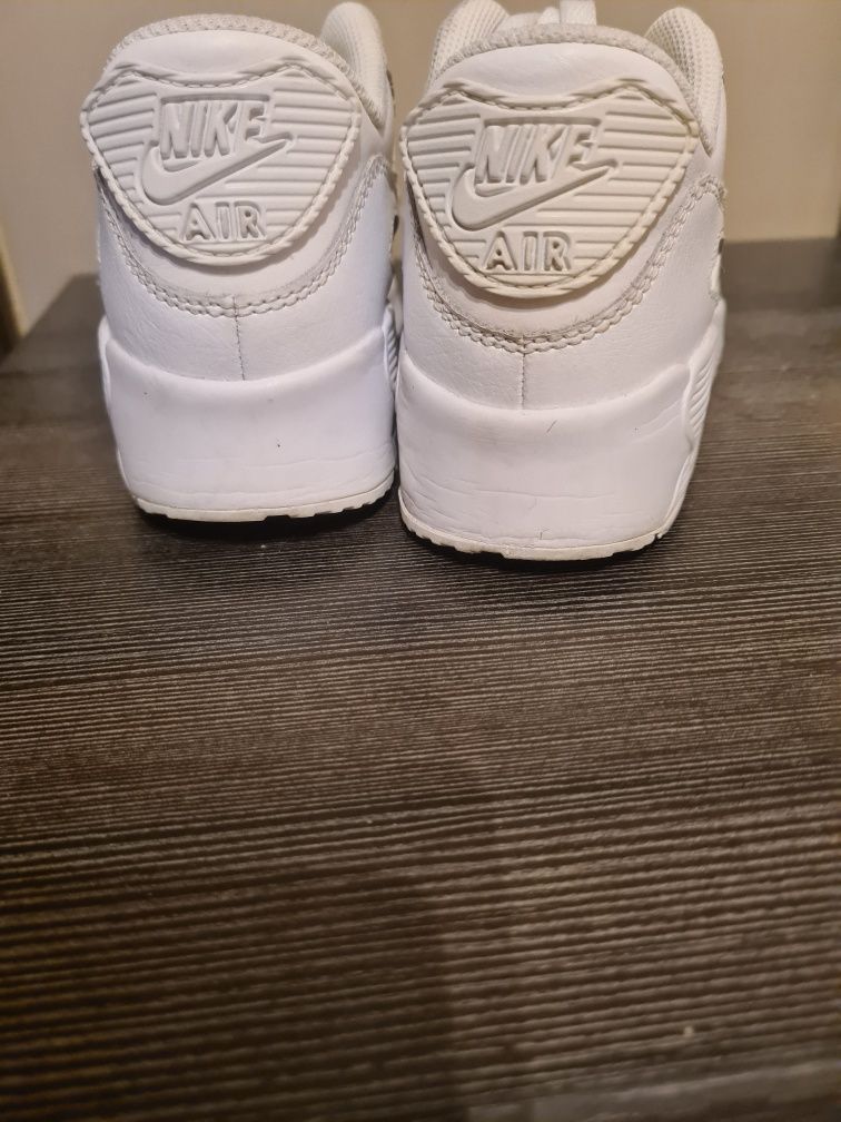 Buty dziecięce firmy nike air max rozmiar 33,5