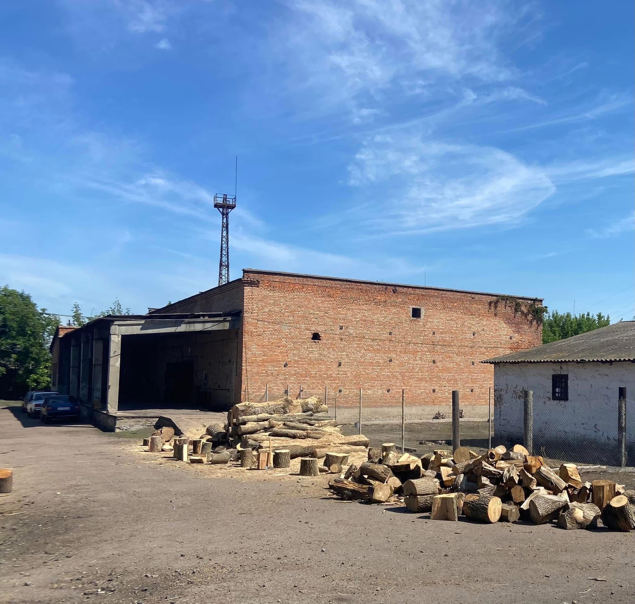Продаж складів виробничо-складського напрямку, 486 м2, 40 кВт, рампа