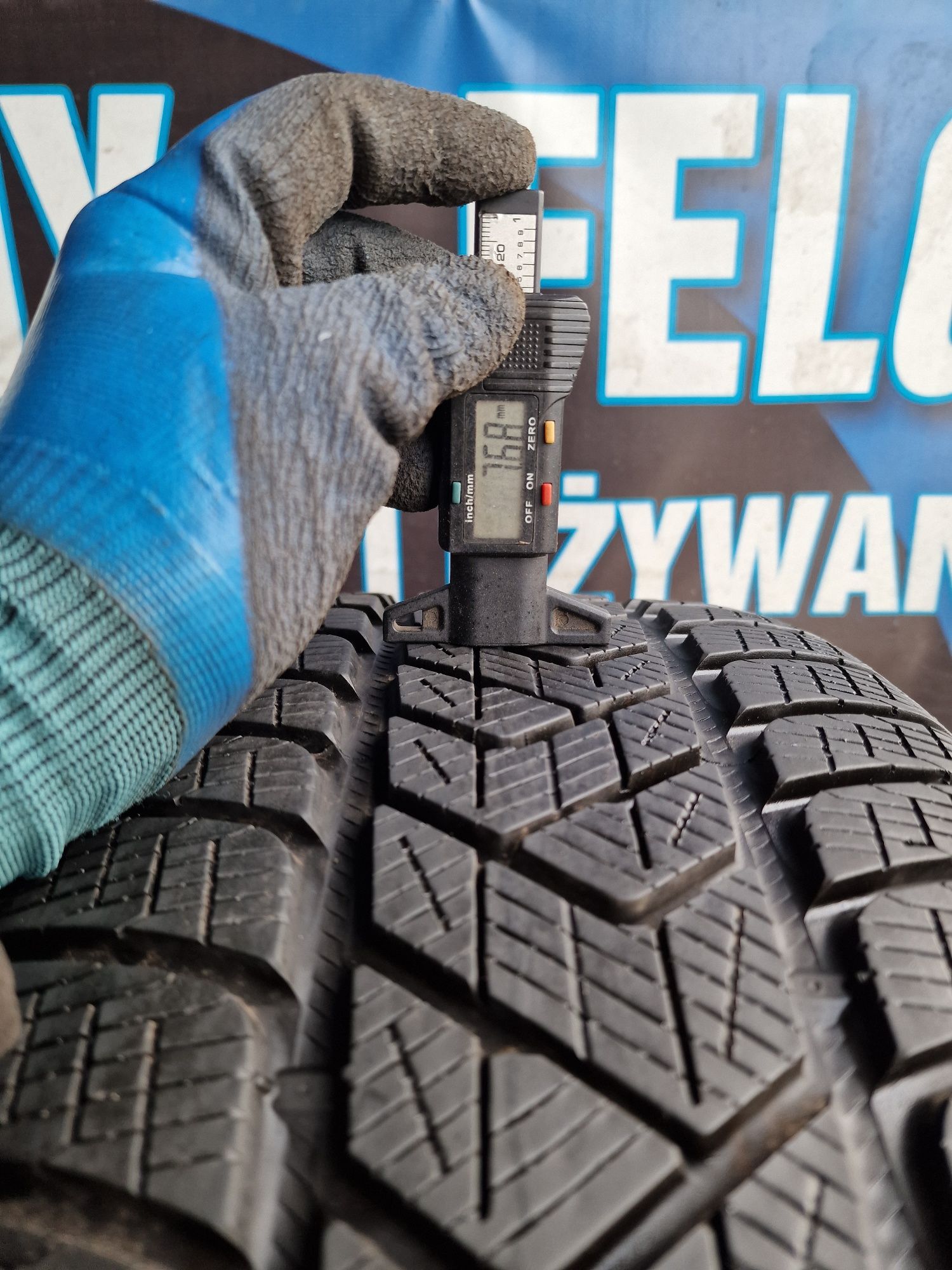 Opony zimowe 235/60/18 Pirelli Para 7.6mm 2022