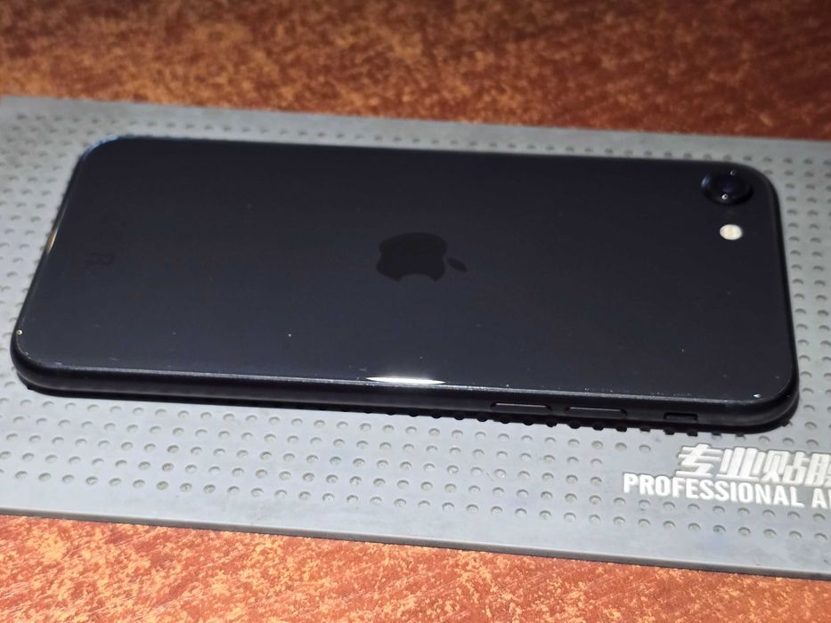 FV23% Używany - Apple iPhone SE 2020 64GB Czarny (4) - GSM Baranowo