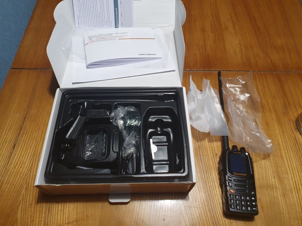 Wouxun KG-UV9K radiotelefon VHF/UHF + skaner 7-pasmowy 76-985MHz