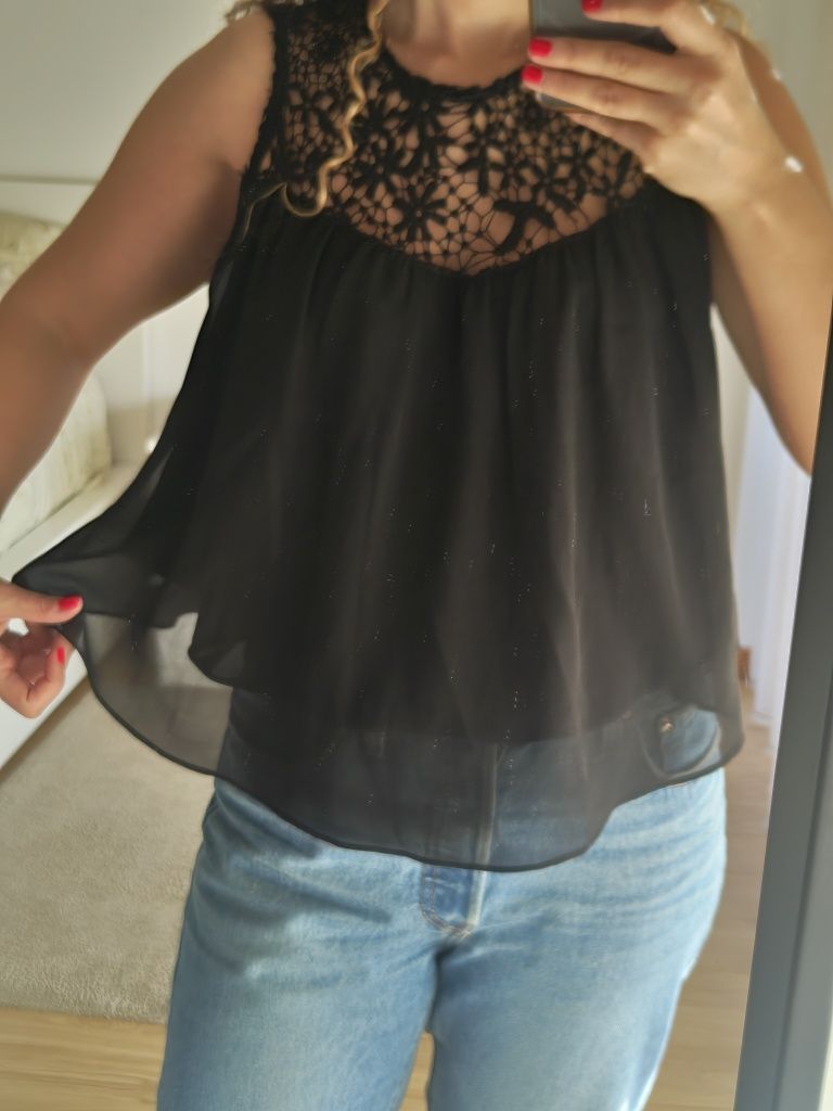 Camisola preta com renda
