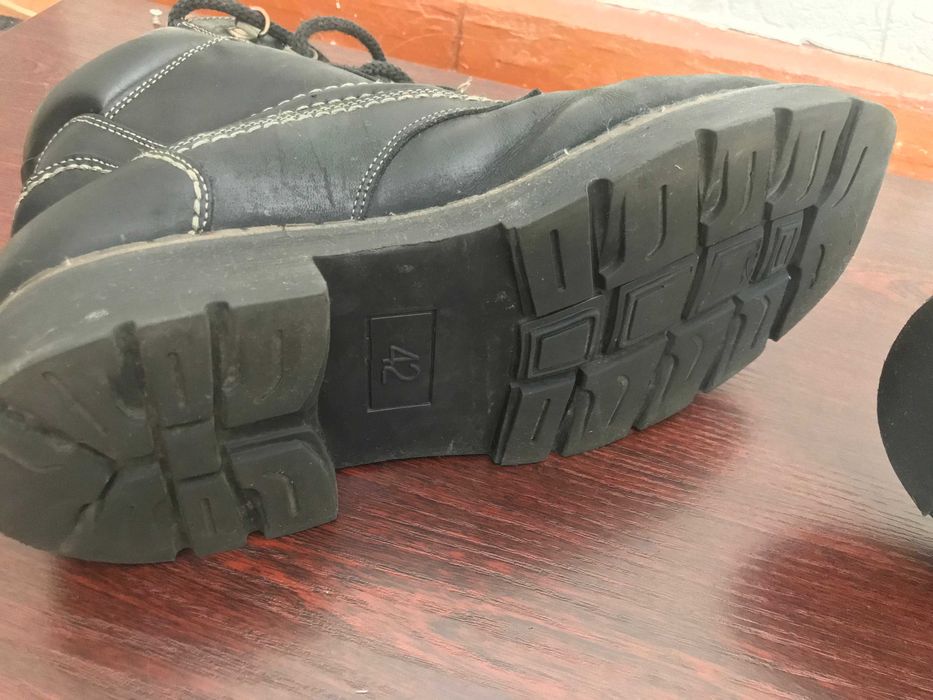 Продам мужские кожаные ботинки