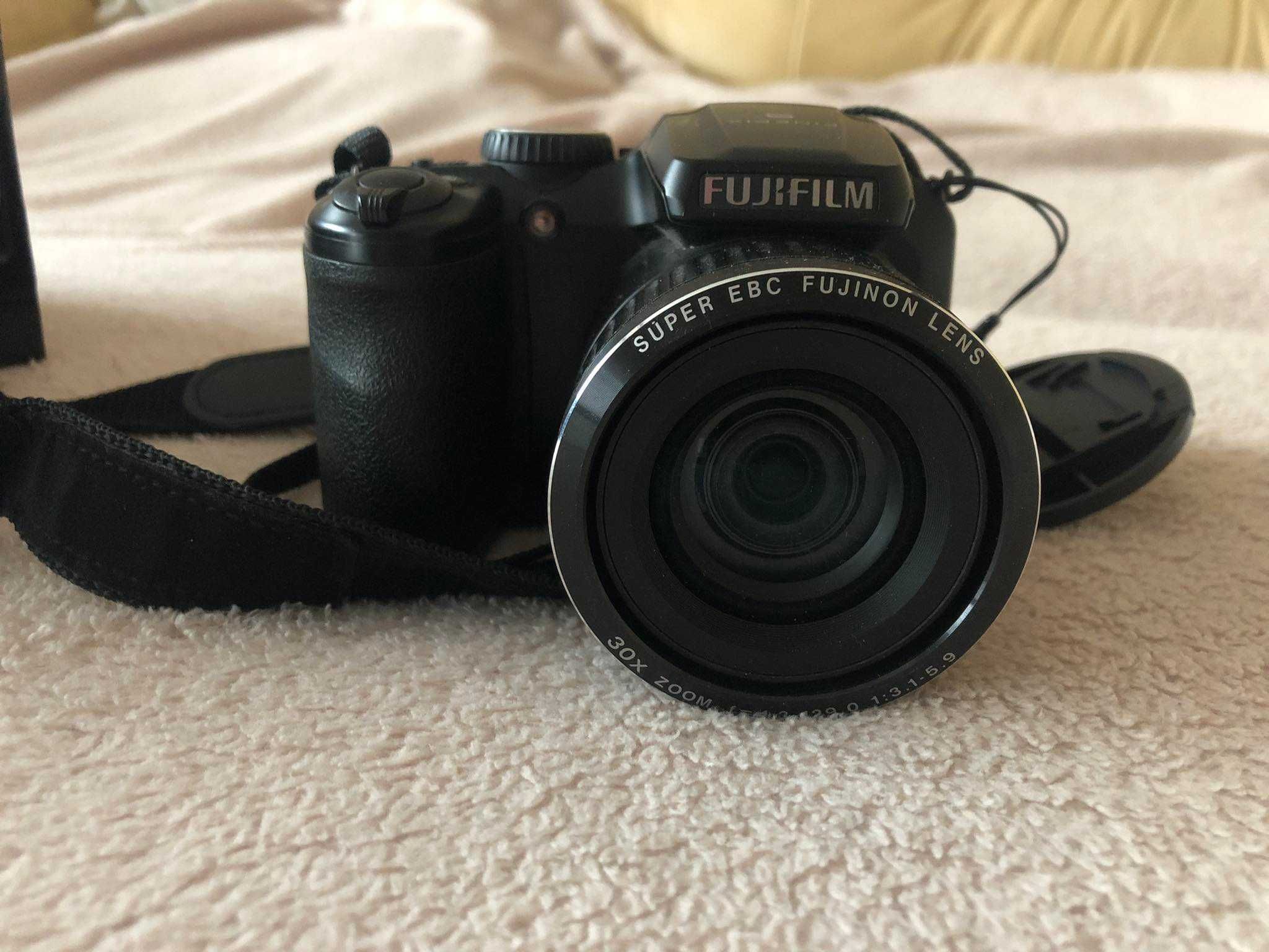 Aparat cyfrowy Fujifilm FinePix S4800
