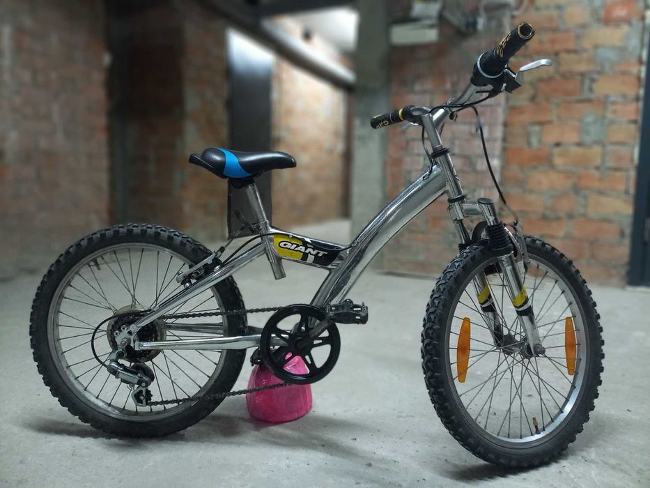 Велосипед GIANT колеса 20"