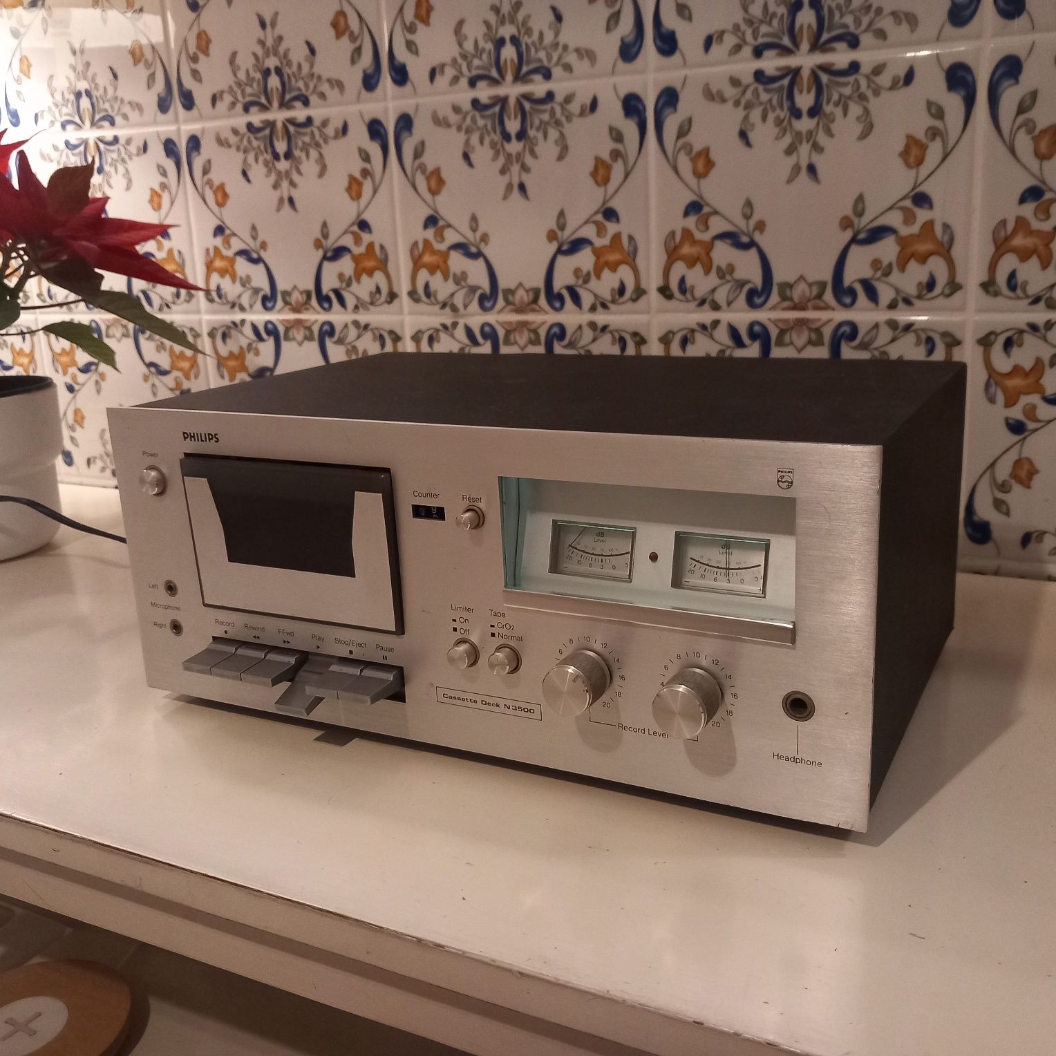 Philips N3500 cassette player/recorder