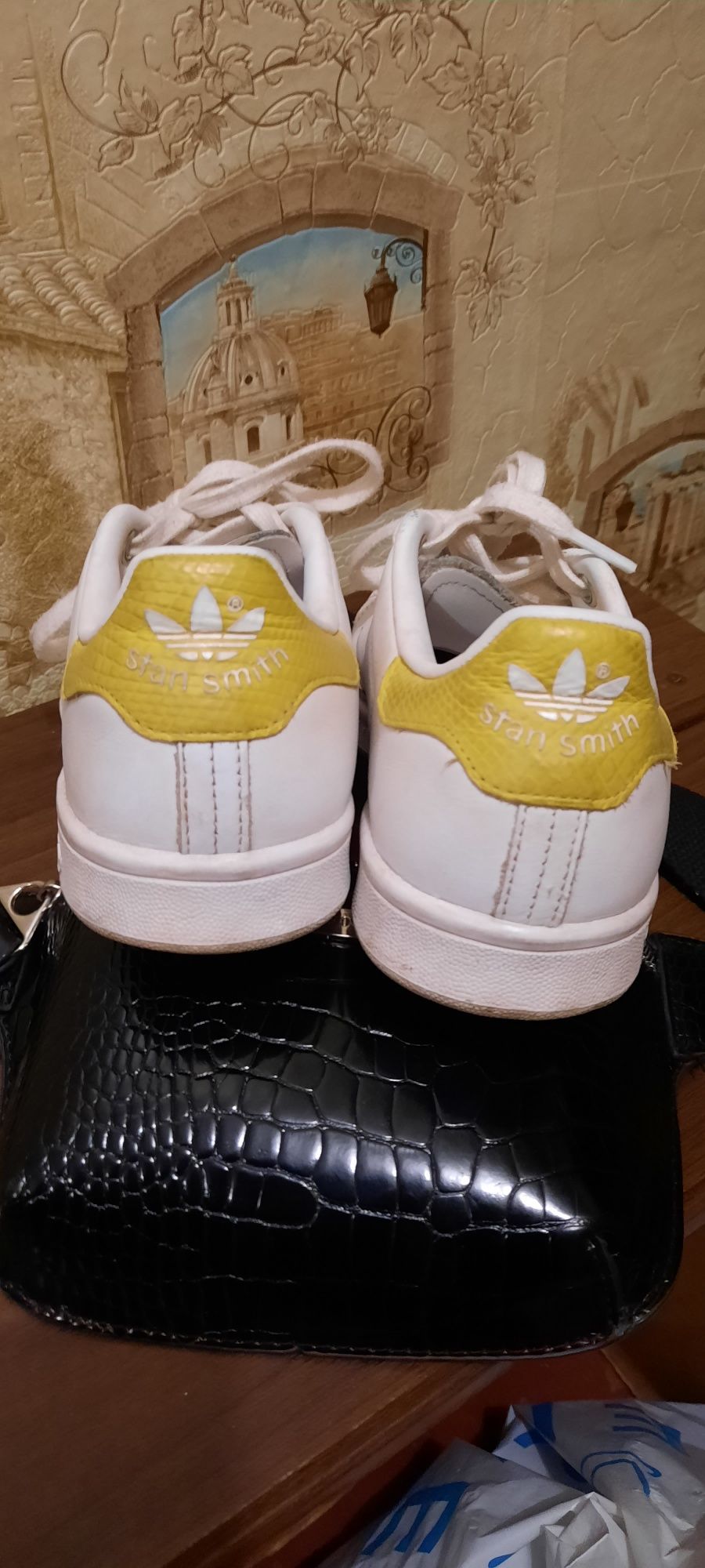 Кросівки Adidas шкіряні 38 р.