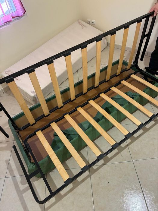 Cama dobrável com colchão