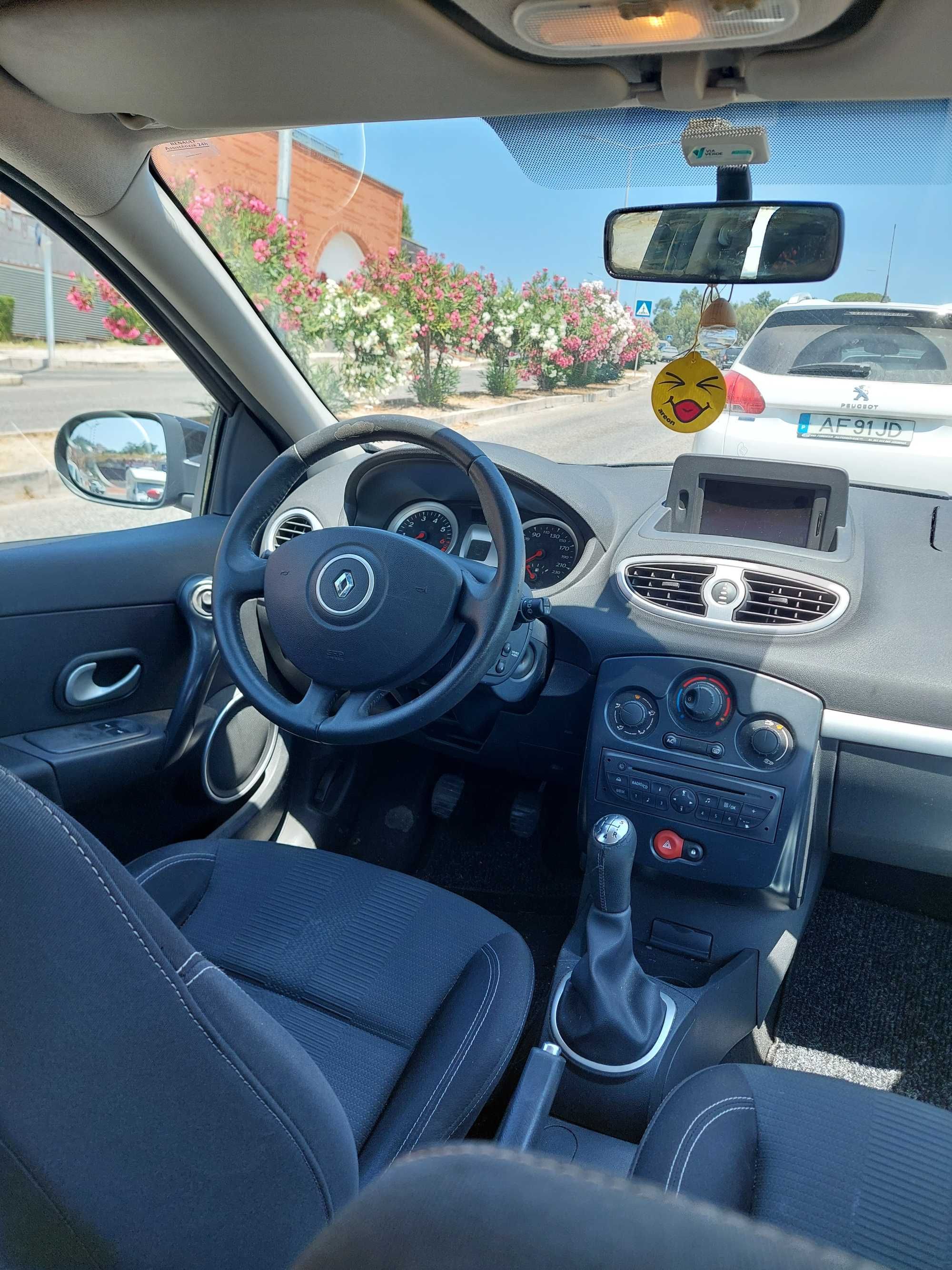 Renault Clio 3 2010 Gasolina Excelente estado