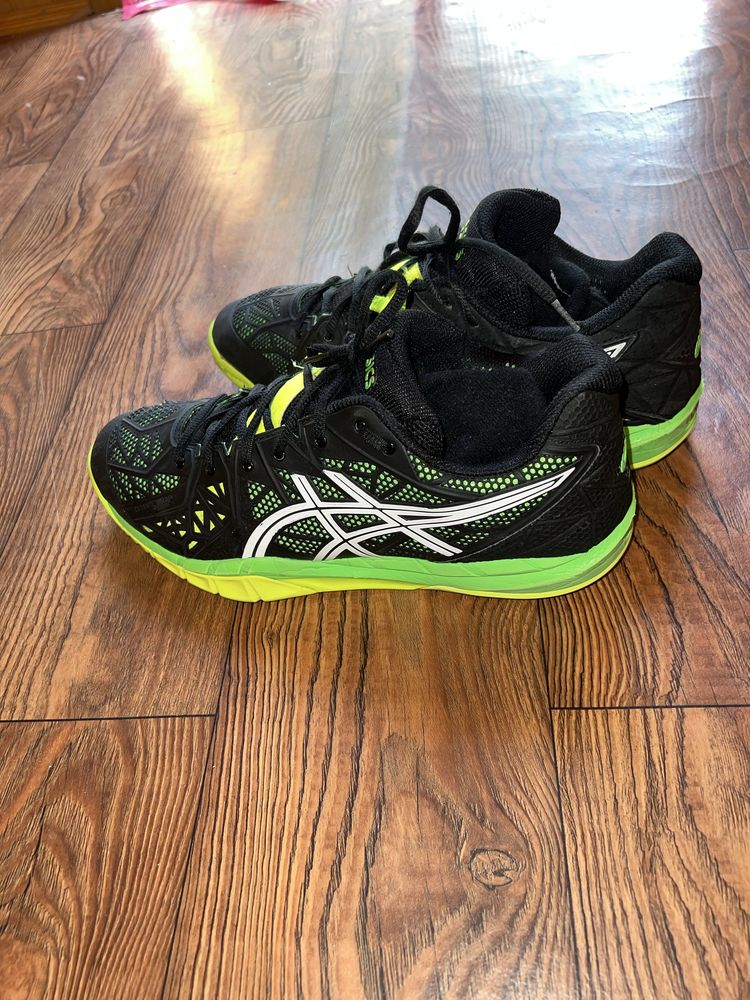 Волейбольні кросівки asics gel-fireblast 2