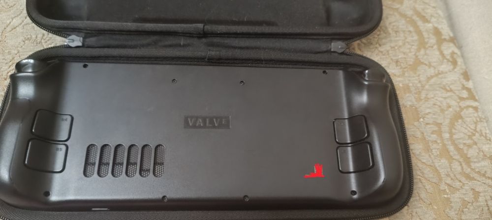 Продам steam deck LCD 64gb +256