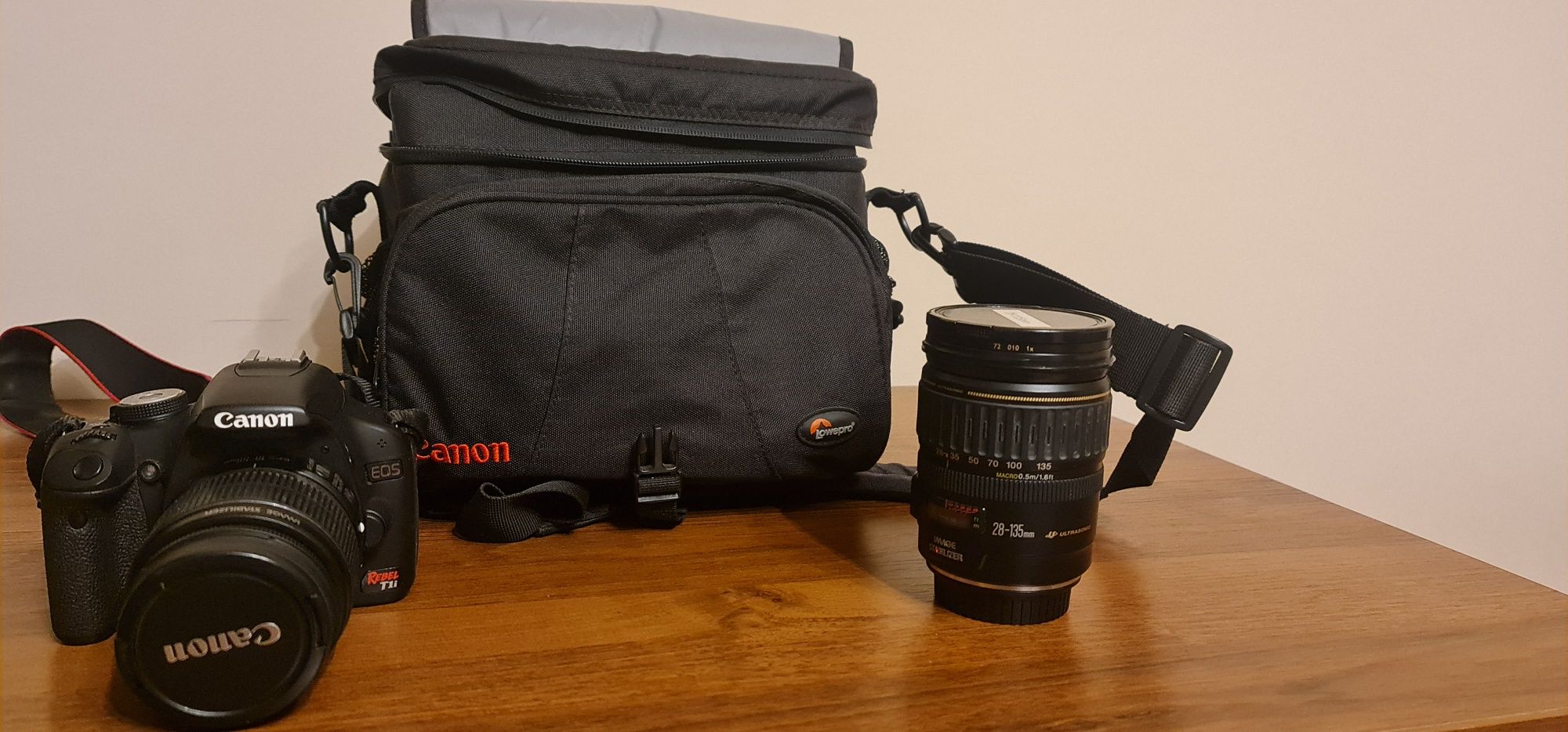 Aparat fotograficzny Canon + obiektyw + torba