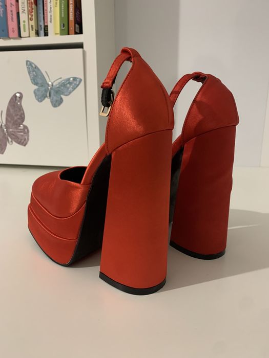 Sapatos vermelhos