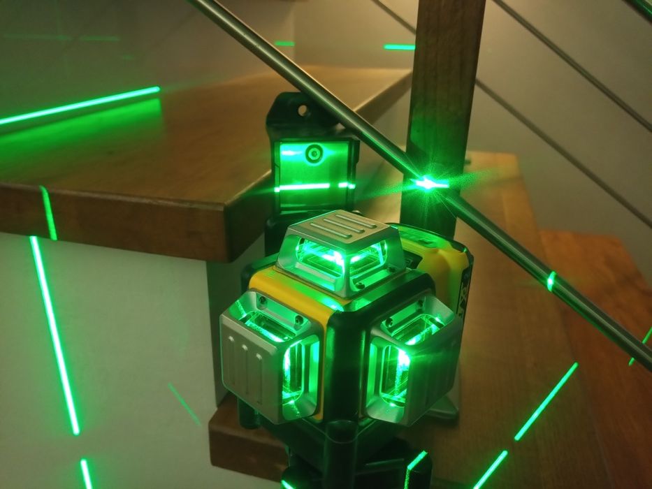 Laser DeWalt DCE 089G, 2025r ,zielony, zestaw