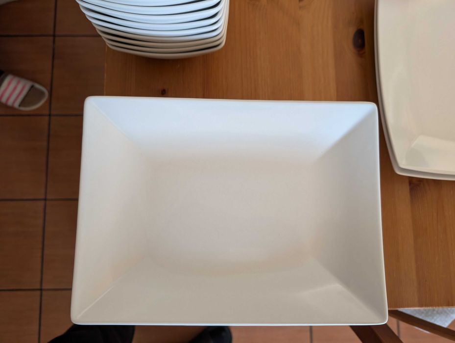 Serwis obiadowo-kawowy z Ikea