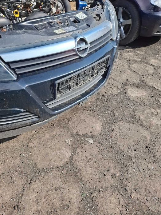 Zderzak przód Opel Astra H