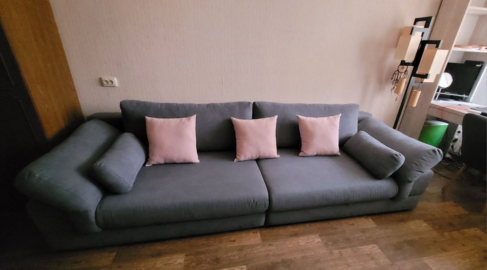 Очень уютный трёхместный диван Claudia Puffeto 280 см