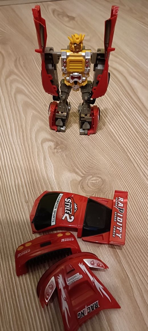 Robot Transformers czerwony