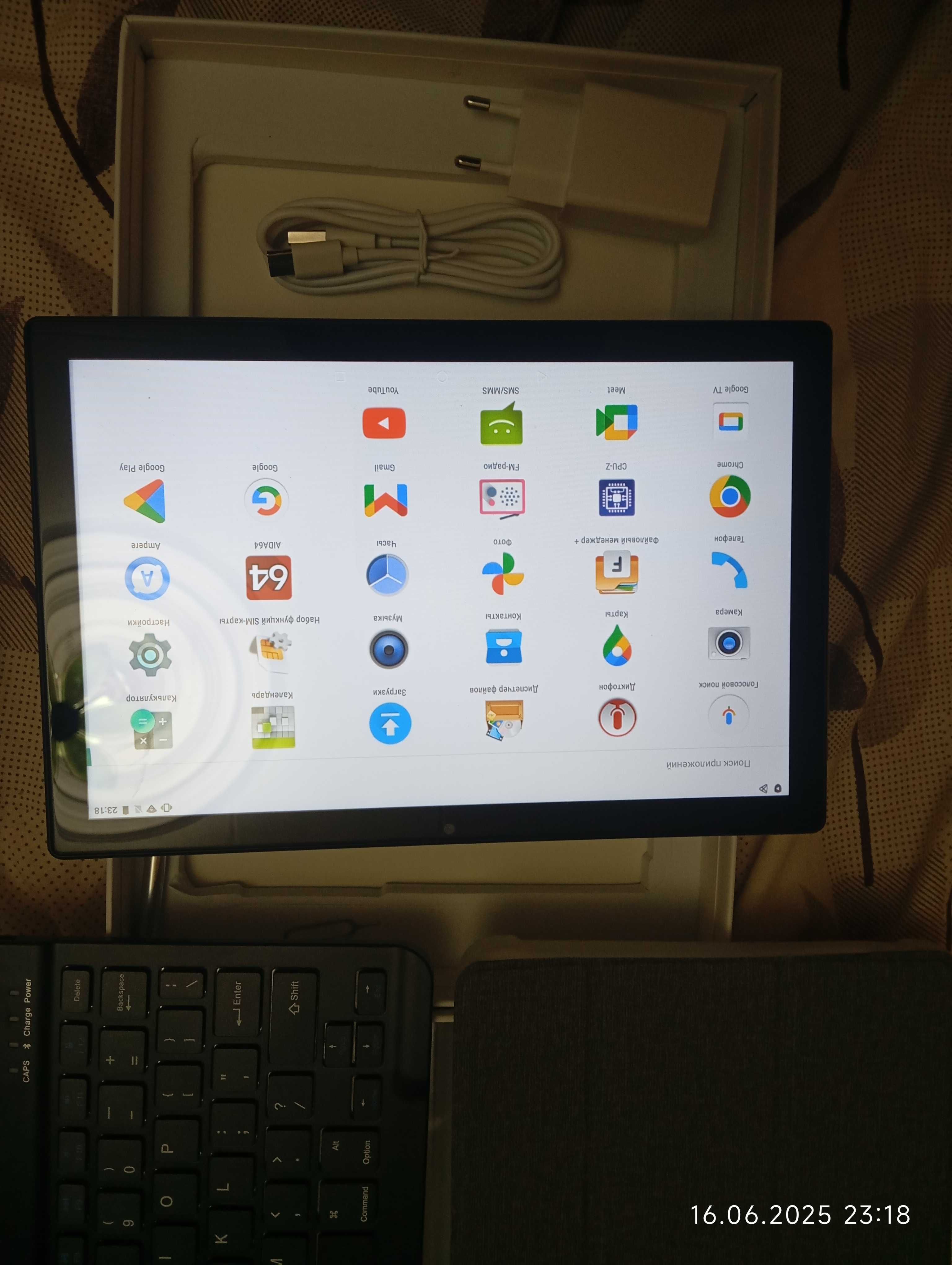 Планшет 10.1 + клавиатура блютуз