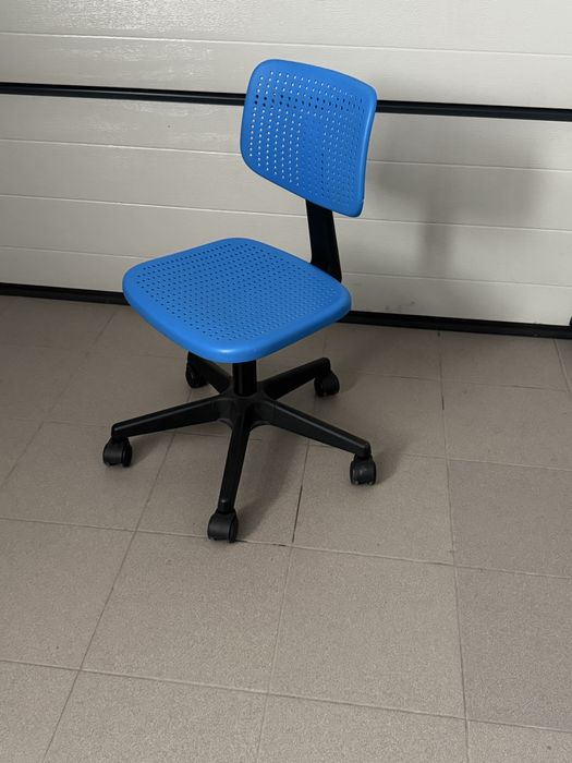 Fotel obrotowy dla dziecka