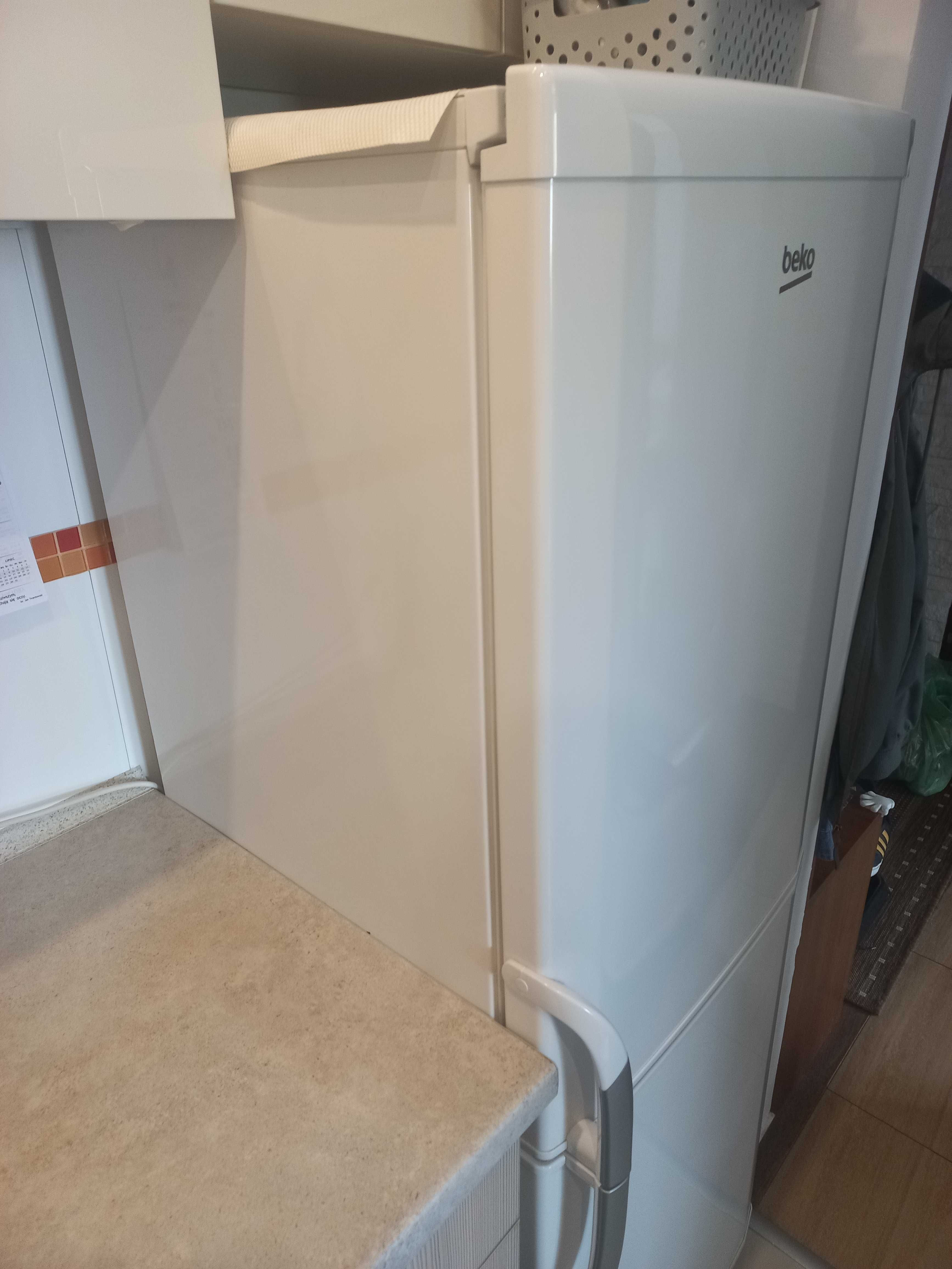Lodówko-zamrażarka Beko CSA24031