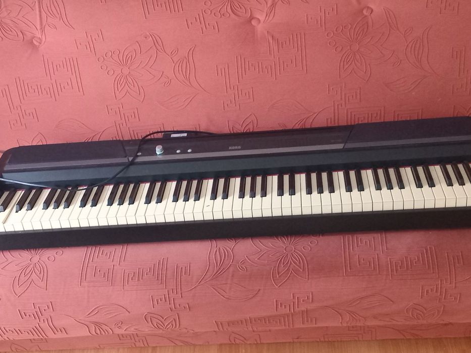 Продам дешево синтизатор