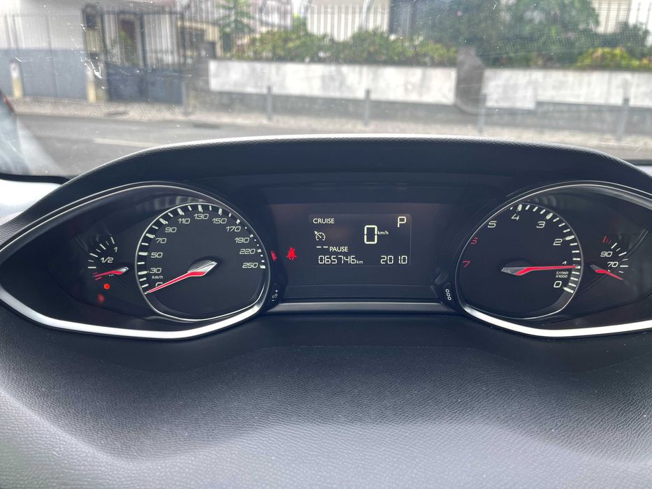 Peugeot 308 PureTech 130 EAT8 Allure Pack